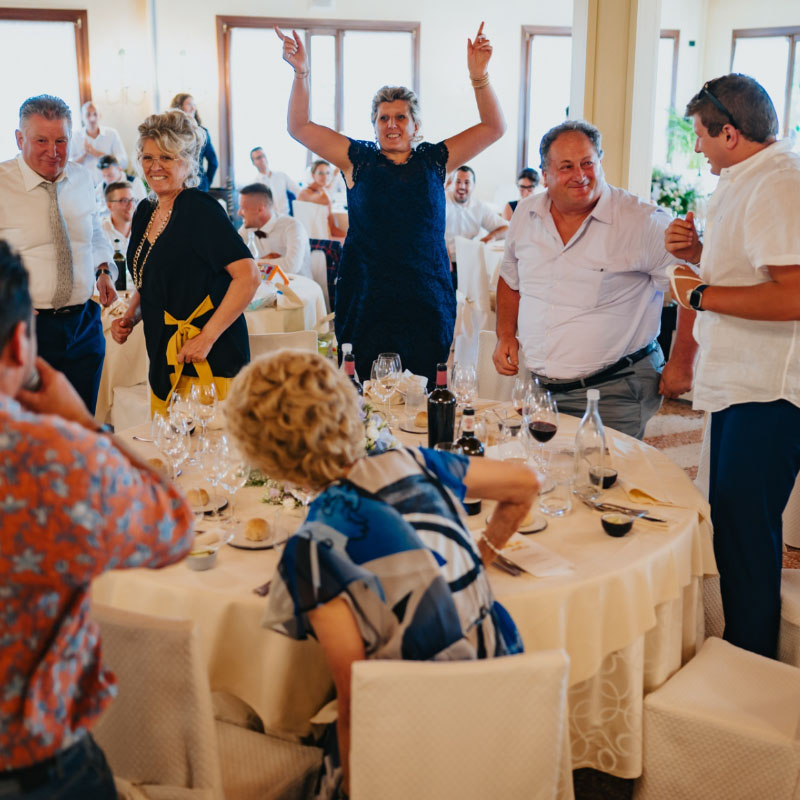 Desideri che il tuo matrimonio rispecchi i tuoi valori di famiglia, amicizia, condivisione e sincerità - Matrimoni Treviso Ristorante Le Querce